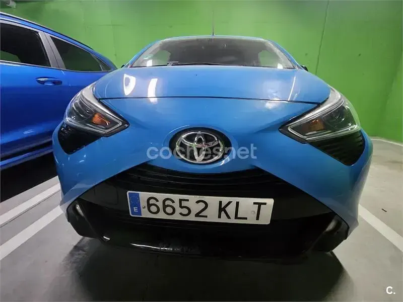 Usado Toyota Aygo X-wave 69 CV (50 kW) 2018 Azul Utilitario
