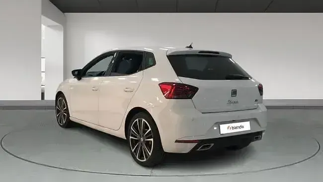 Usado Seat Ibiza FR 115 CV (84 kW) 2025 Blanco Utilitario