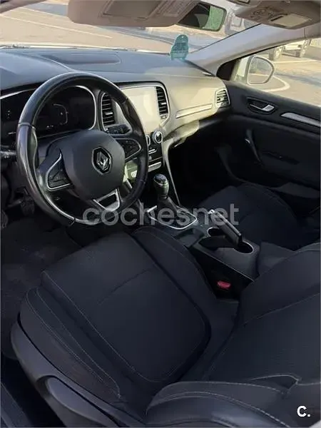 Usado Renault Mégane II Intens 115 CV (84 kW) 2021 Blanco Berlina