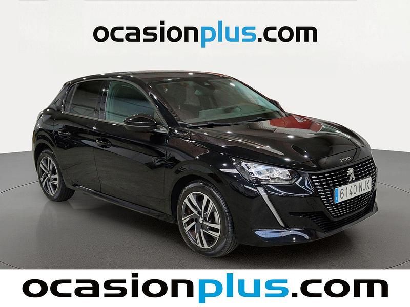Usado Peugeot 208 Allure 102 CV (75 kW) 2023 Negro Utilitario