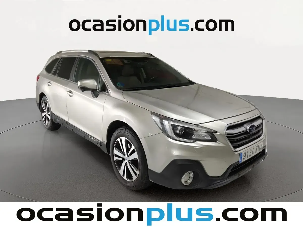 Usado Subaru Outback 173 CV (127 kW) 2018 Gris plata Familiar