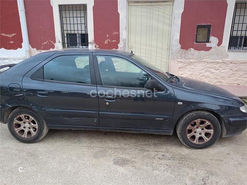 Usado Citroën Xsara 90 CV (66 kW) 1999 Verde Berlina