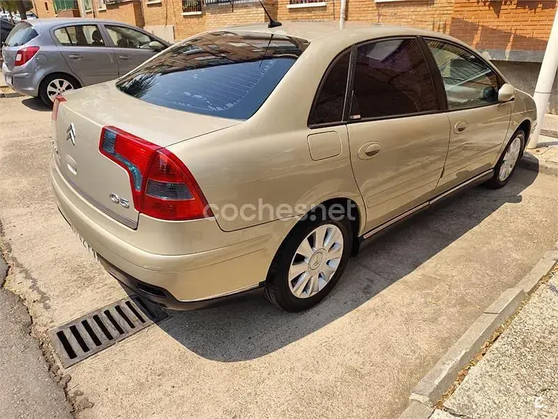 Usado Citroën C5 138 CV (101 kW) 2007 Beige Berlina