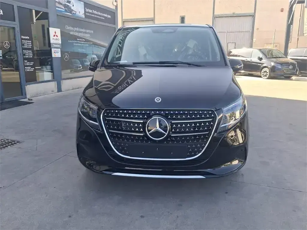 Nuevo Mercedes V220 Avantgarde 163 CV (119 kW) 2026 Negro Monovolumen