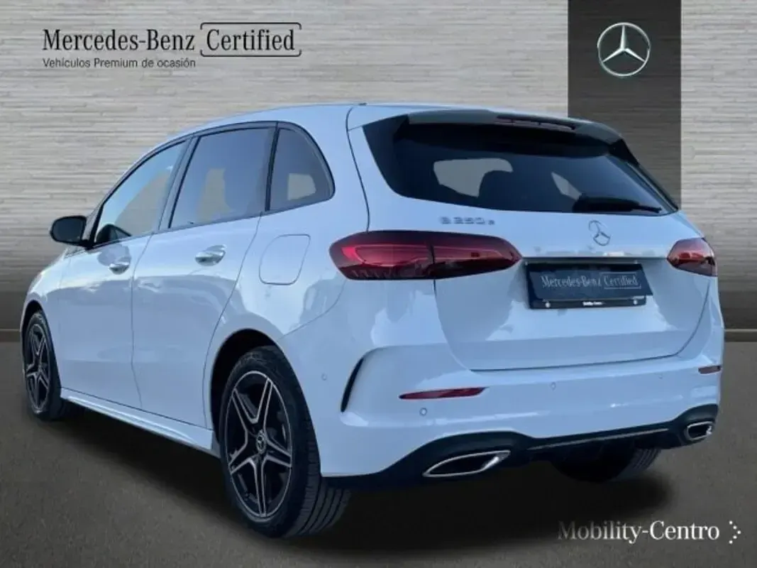 Usado Mercedes B250e 163 CV (119 kW) 2023 Blanco digital metalizado Utilitario