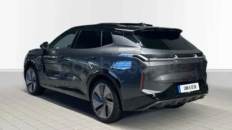 Usado Lynk & Co 08 350 CV (257 kW) 2025 Gris / plata SUV