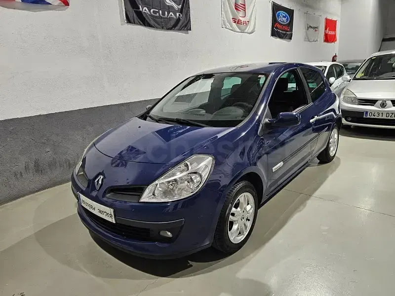 Usado Renault Clio II Dynamique 100 CV (73 kW) 2008 Azul Berlina