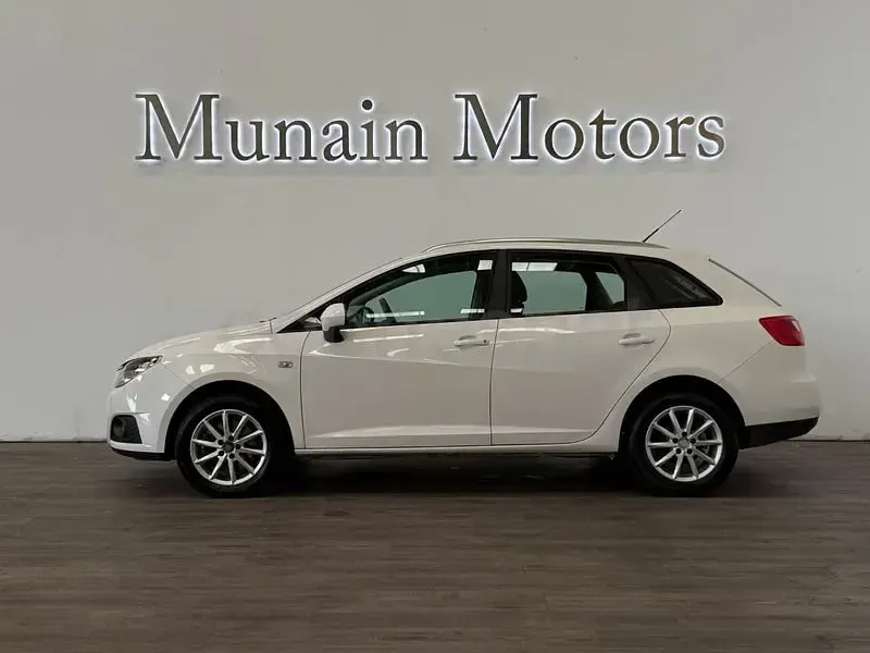 Usado Seat Ibiza ST Style 105 CV (77 kW) 2011 Blanco Familiar