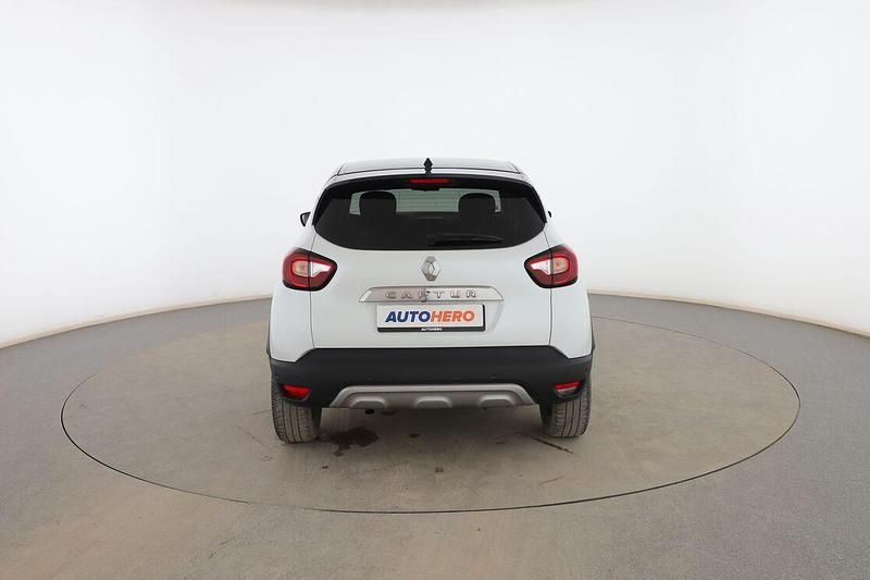 Usado Renault Captur Zen 120 CV (88 kW) 2018 Blanco SUV