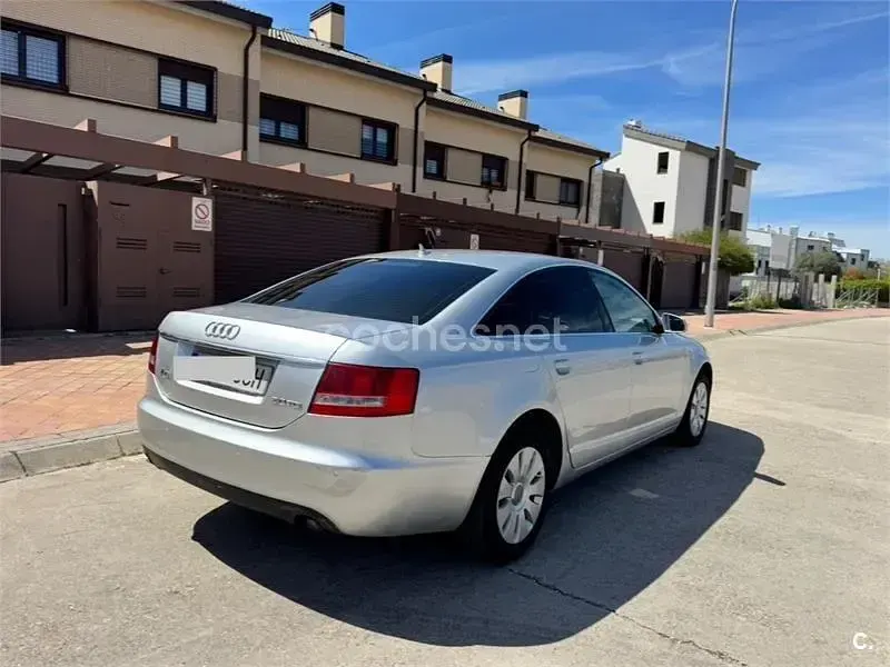 Usado Audi A6 136 CV (100 kW) 2009 Gris / plata Berlina
