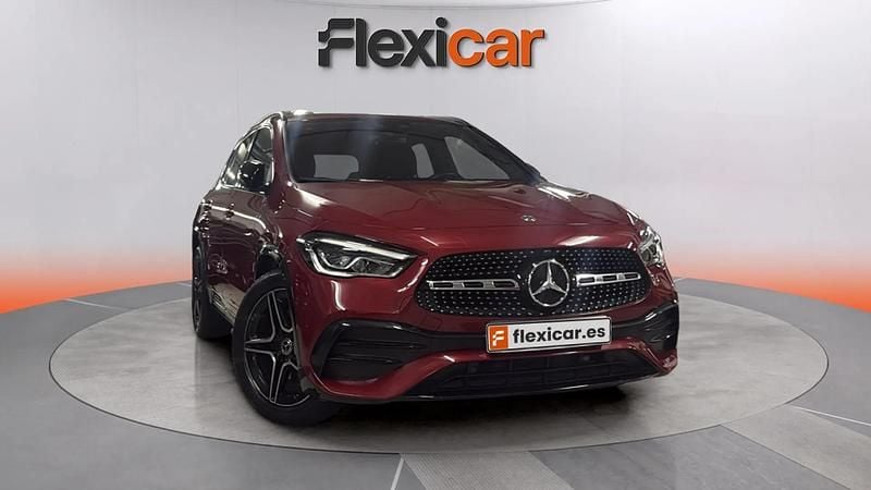 Usado Mercedes GLA200 163 CV (119 kW) 2021 Granate SUV