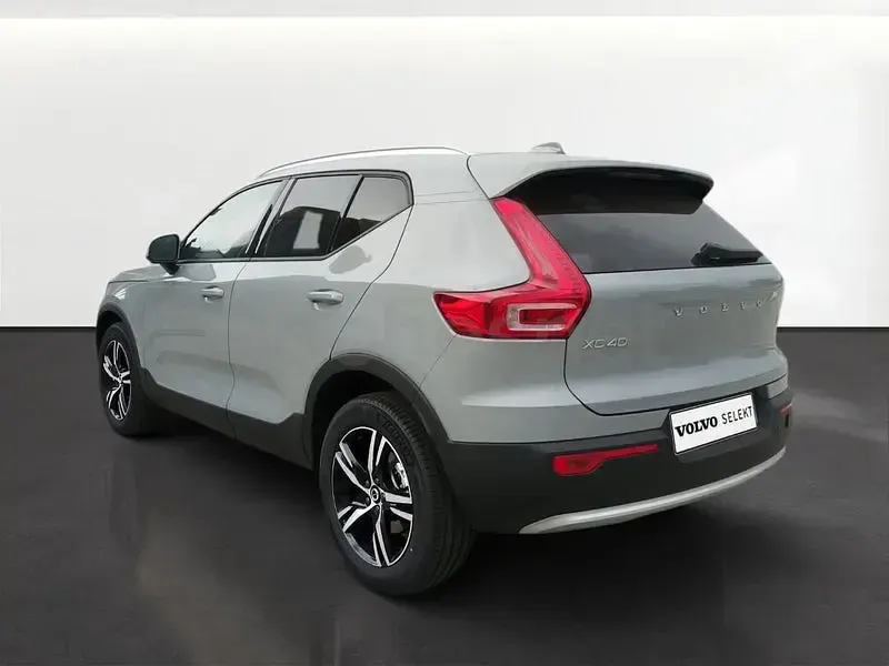 Nuevo Volvo XC40 Core 163 CV (119 kW) 2026 Gris / plata SUV