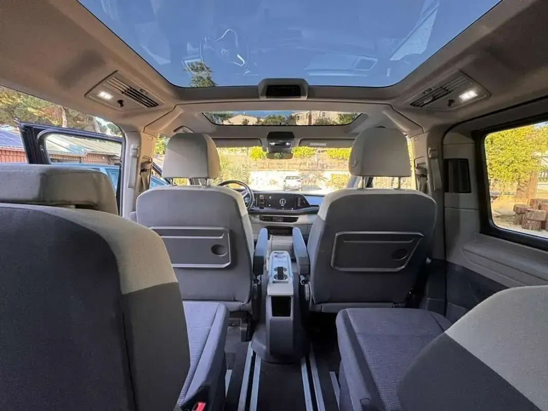 Usado VW Multivan Life 218 CV (160 kW) 2024 Negro Monovolumen