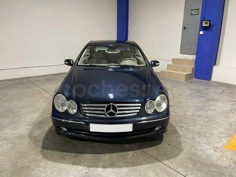 Usado Mercedes CLK270 Avantgarde 170 CV (125 kW) 2005 Azul Coupe