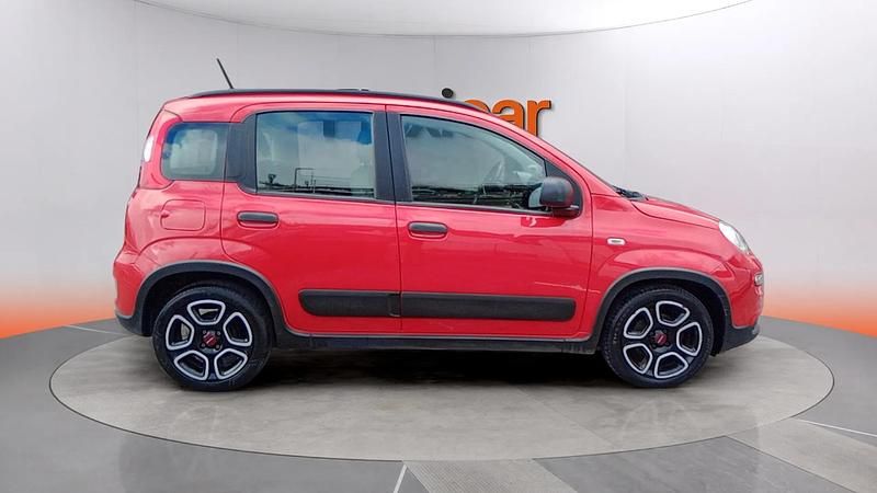 Usado Fiat Panda 71 CV (52 kW) 2022 Rojo Utilitario