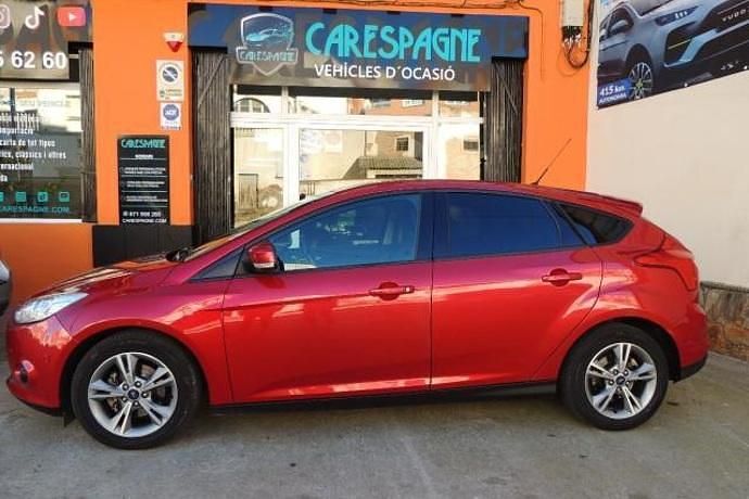 Usado Ford Focus Titanium 125 CV (91 kW) 2013 Burdeos Utilitario
