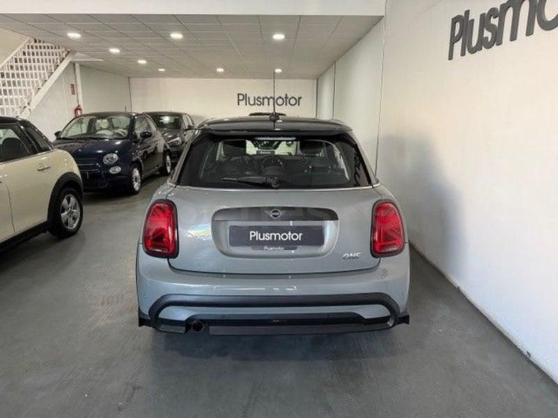 Usado Mini ONE 102 CV (75 kW) 2021 Gris / plata Utilitario