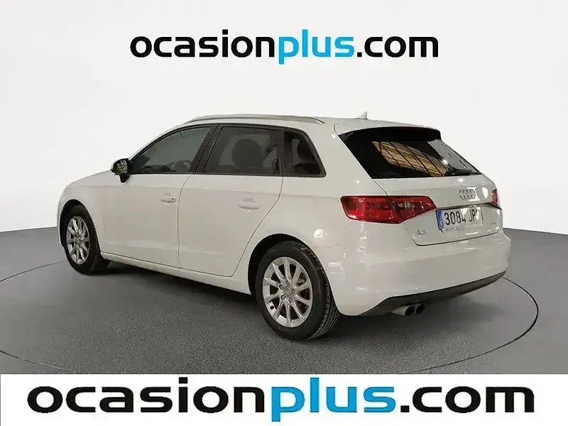 Usado Audi A3 Attraction 125 CV (91 kW) 2016 Blanco Berlina