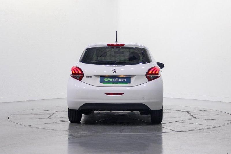 Usado Peugeot 208 Active 100 CV (73 kW) 2020 Blanco Utilitario
