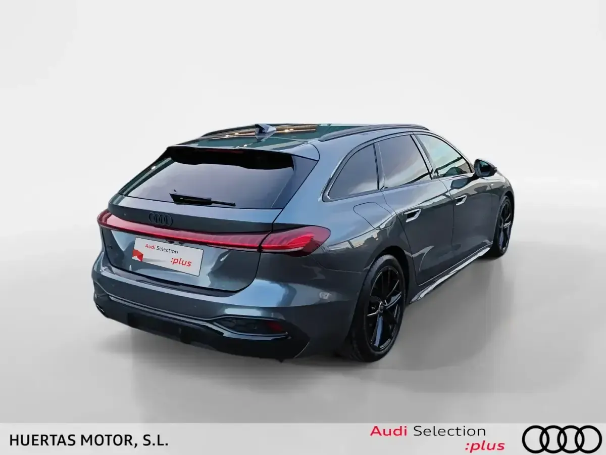 Usado Audi A5 Basis 204 CV (150 kW) 2025 Gris / plata Familiar