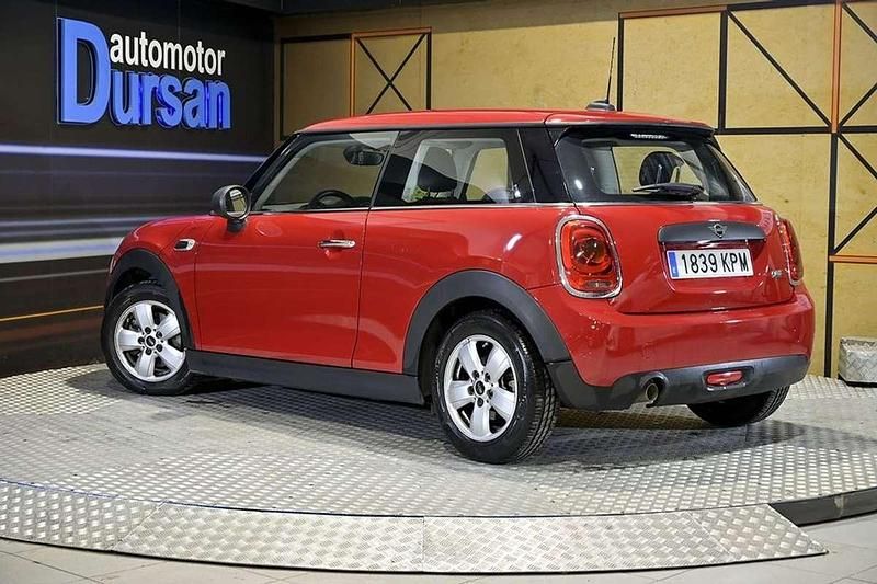 Usado Mini Cooper 103 CV (75 kW) 2018 Rojo Utilitario