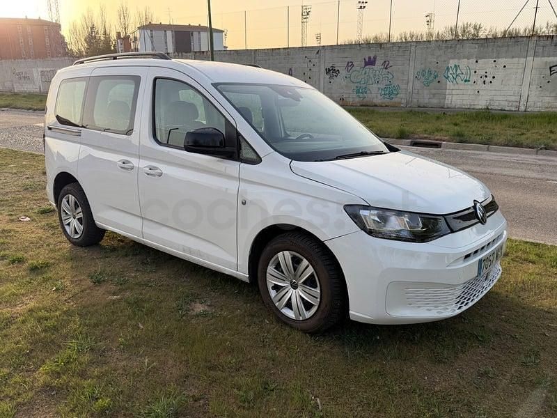 Begagnad VW Caddy Maxi 122 HK (89 kW) 2023 Vit Minibuss