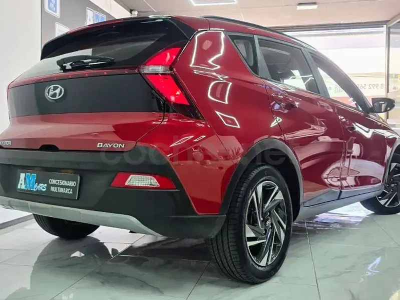 Usado Hyundai Bayon 84 CV (61 kW) 2023 Granate SUV