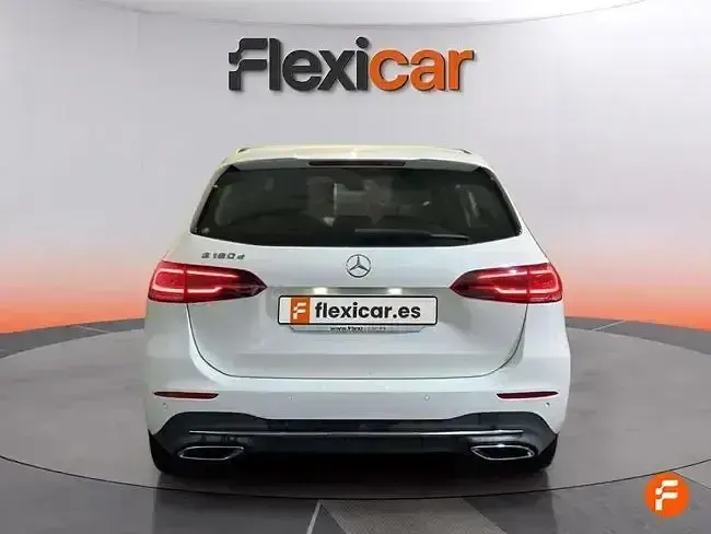 Usado Mercedes B180 116 CV (85 kW) 2020 Blanco Utilitario