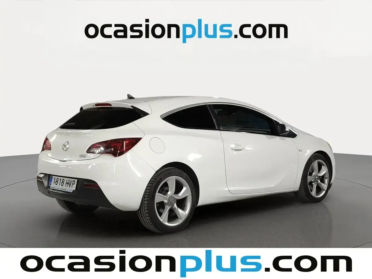 Usado Opel Astra GTC Sportive 131 CV (96 kW) 2014 Blanco Utilitario