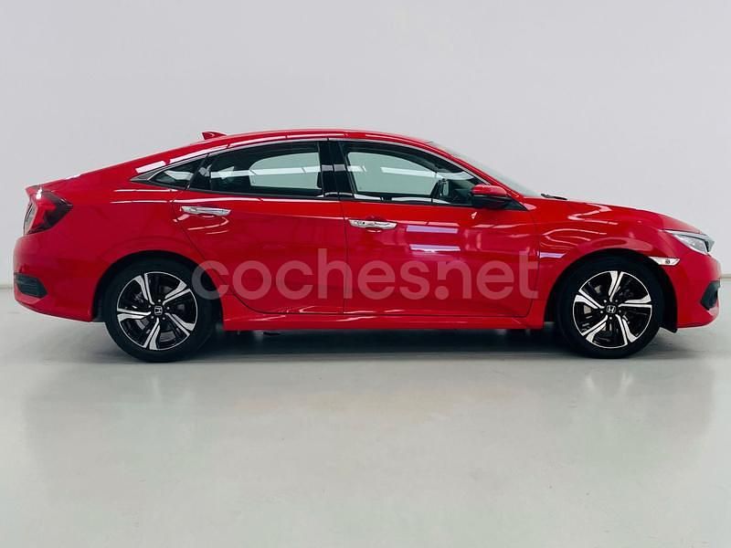 Rojo Usado 2018 Honda Civic Elegance Berlina | 21.999 € (Precio justo) - Imagen 1/4