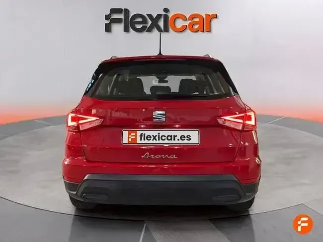 Usado Seat Arona Style 110 CV (80 kW) 2022 Rojo SUV