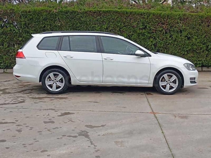Usado VW Golf VII Advance 105 CV (77 kW) 2014 Blanco Familiar