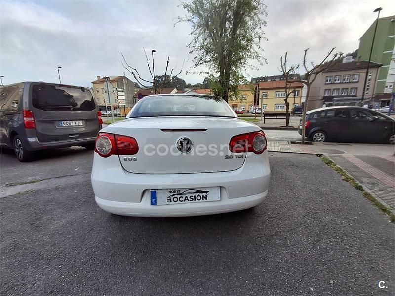 Usado VW Eos 140 CV (102 kW) 2010 Blanco Descapotable