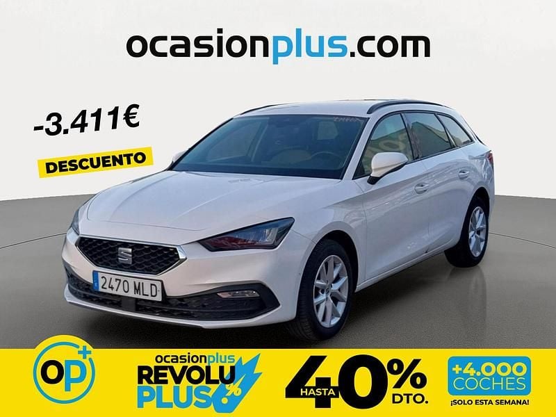 Usado Seat Leon Style 130 CV (95 kW) 2023 Blanco Familiar