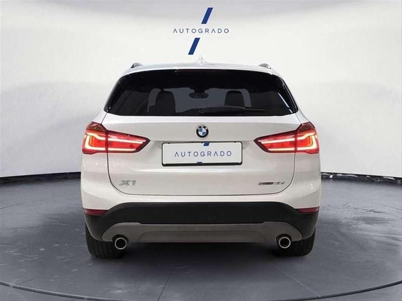 Usado BMW X1 Comfort Edition 150 CV (110 kW) 2018 Blanco SUV