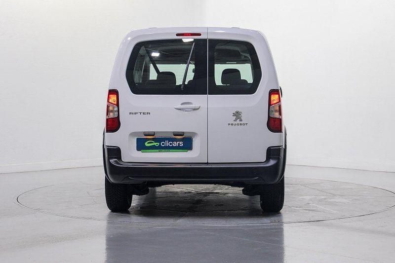 Usado Peugeot Rifter Active 100 CV (73 kW) 2022 Blanco Monovolumen