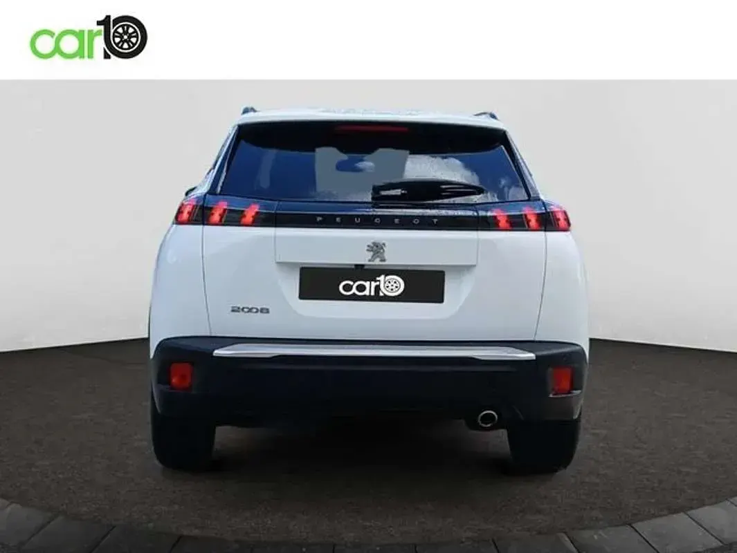 Usado Peugeot 2008 Allure 110 CV (80 kW) 2021 Blanco SUV