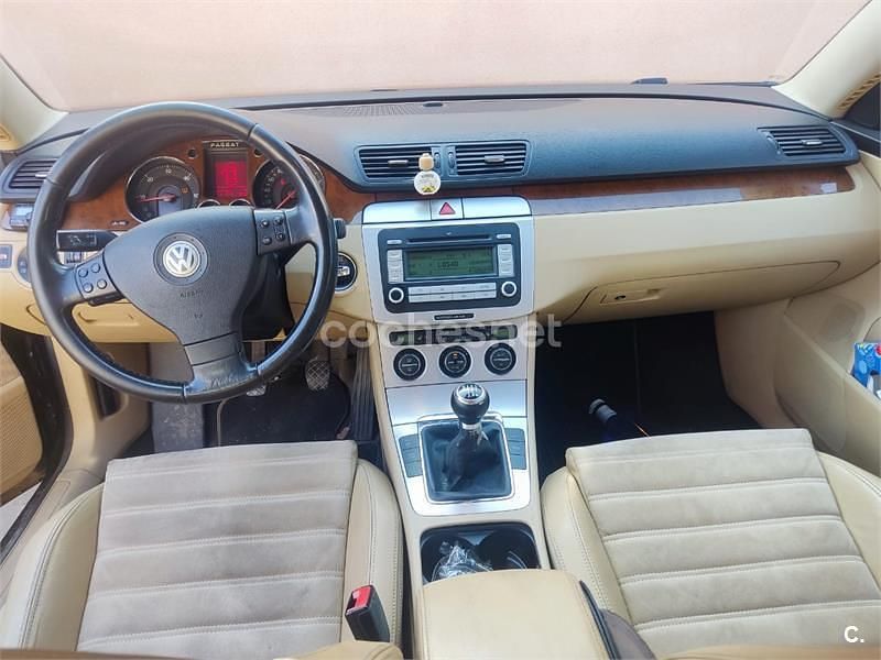 Usado VW Passat Highline 140 CV (102 kW) 2009 Negro Familiar