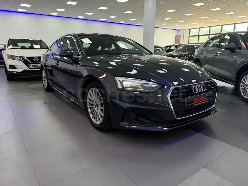 Usado Audi A5 Sportback Advanced Plus 163 CV (119 kW) 2022 Gris / plata Utilitario