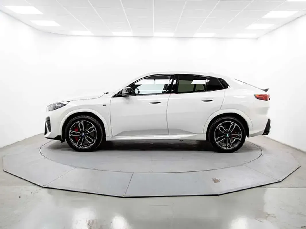 Używany BMW X2 300 KM (220 kW) 2024 Biały SUV