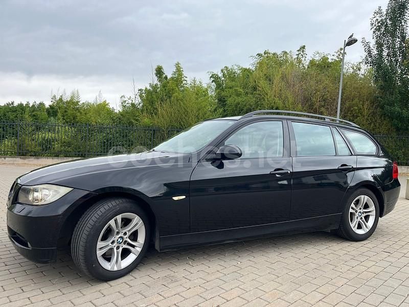 Negro Usado 2008 BMW 320 Familiar | 7500 € (Precio justo) - Imagen 1/4