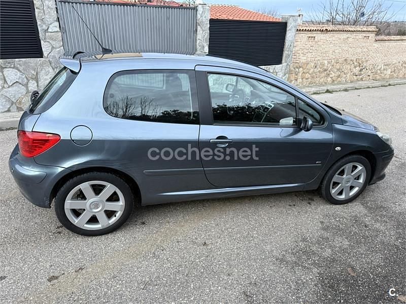 Usado Peugeot 307 GT 180 CV (132 kW) 2005 Gris / plata Berlina