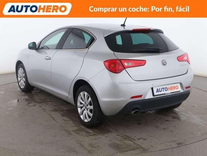 Usado Alfa Romeo Giulietta Super 120 CV (88 kW) 2017 Plateado Utilitario