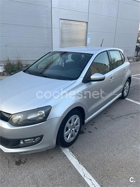 Usado VW Polo 75 HP (55 kW) 2012 Cinzento Citadino