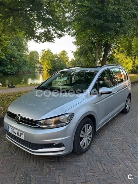 Gris / plata Usado 2018 VW Touran Business Monovolumen | 16.000 € (Buen precio) - Imagen 1/4