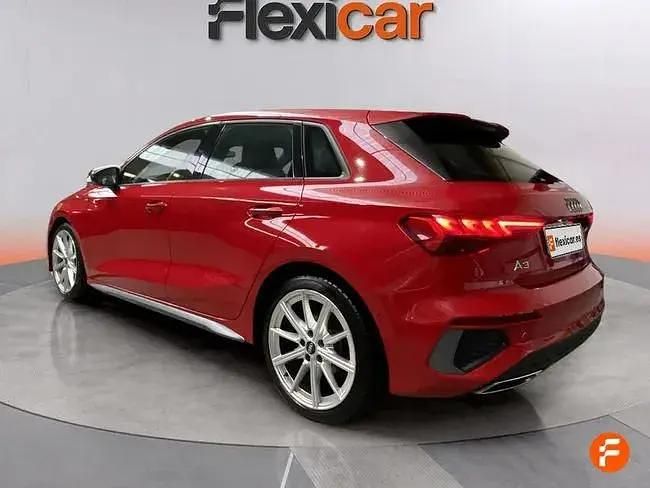 Usado Audi A3 S-Line 150 CV (110 kW) 2023 Rojo Berlina