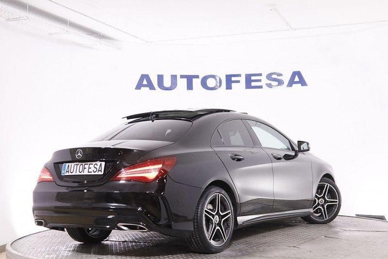 Usado Mercedes CLA200 AMG 136 CV (100 kW) 2018 Negro Utilitario