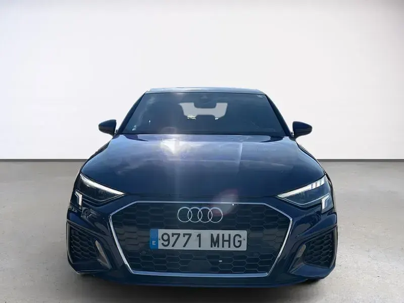 Usado Audi A3 S-Line 150 CV (110 kW) 2023 Azul Berlina