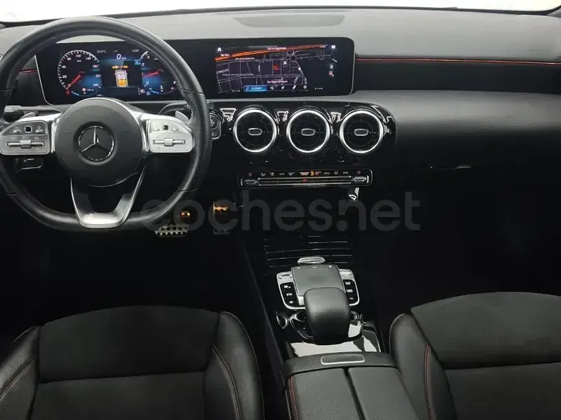 Usado Mercedes A180 136 CV (100 kW) 2019 Blanco Berlina