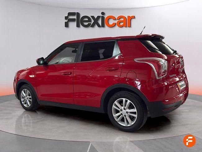 Usado Ssangyong (KGM) Tivoli Limited 128 CV (94 kW) 2017 Rojo SUV